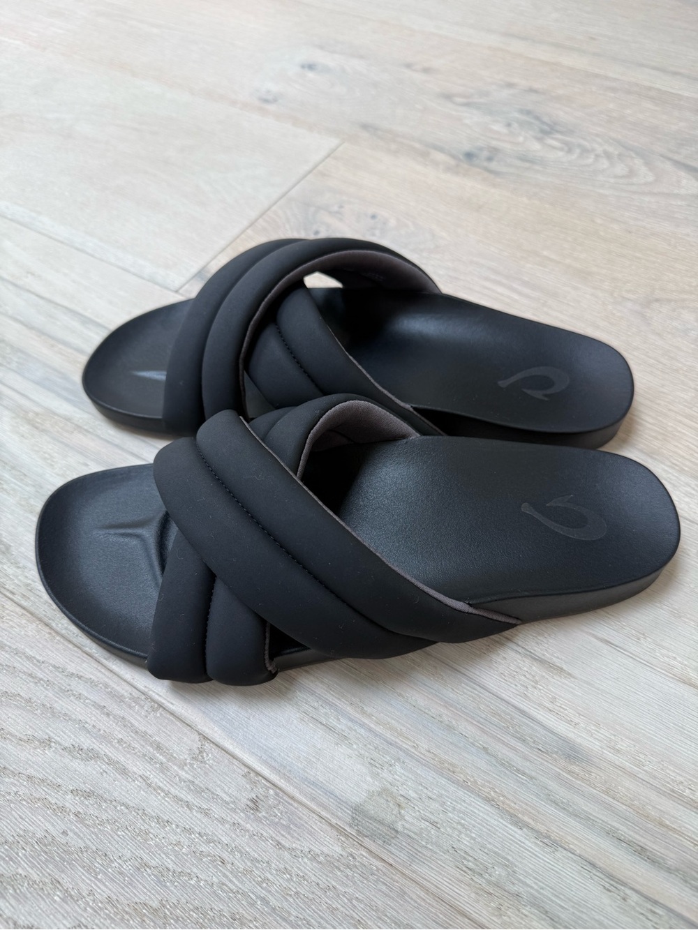 Olukai Hila Women’s Puffy Slide Sandals Size 10 - Picture 2 of 6